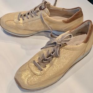 NEW Paul Green Sneakers